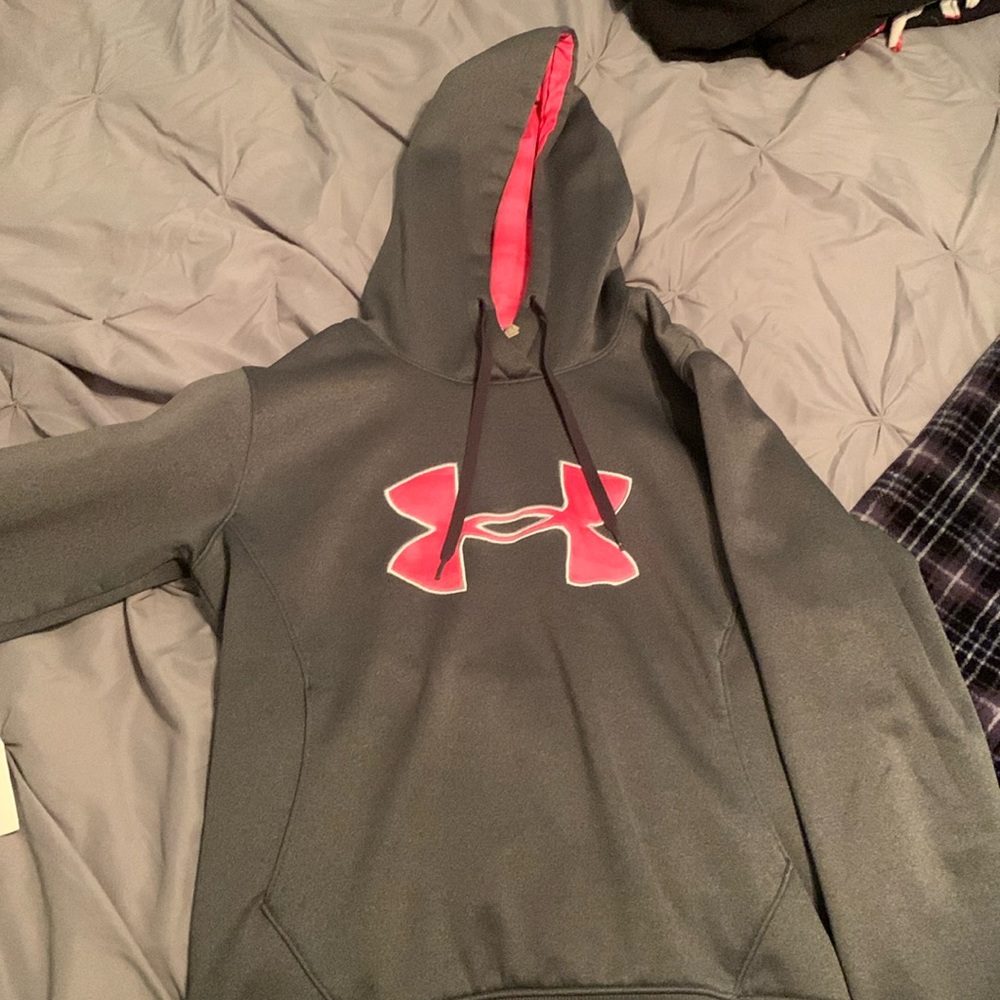 Grey and pink Under Armour sweatshirt barely worn!